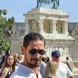 Pentru o doamna, casatorita, discreta